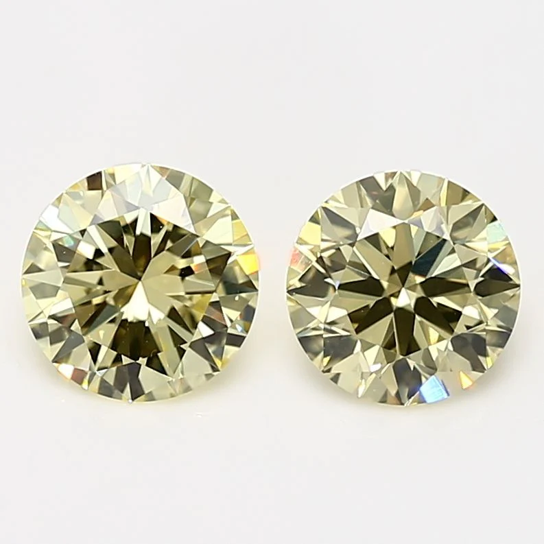 1.03 ct. Fancy Yellow/VVS1 Round Diamond