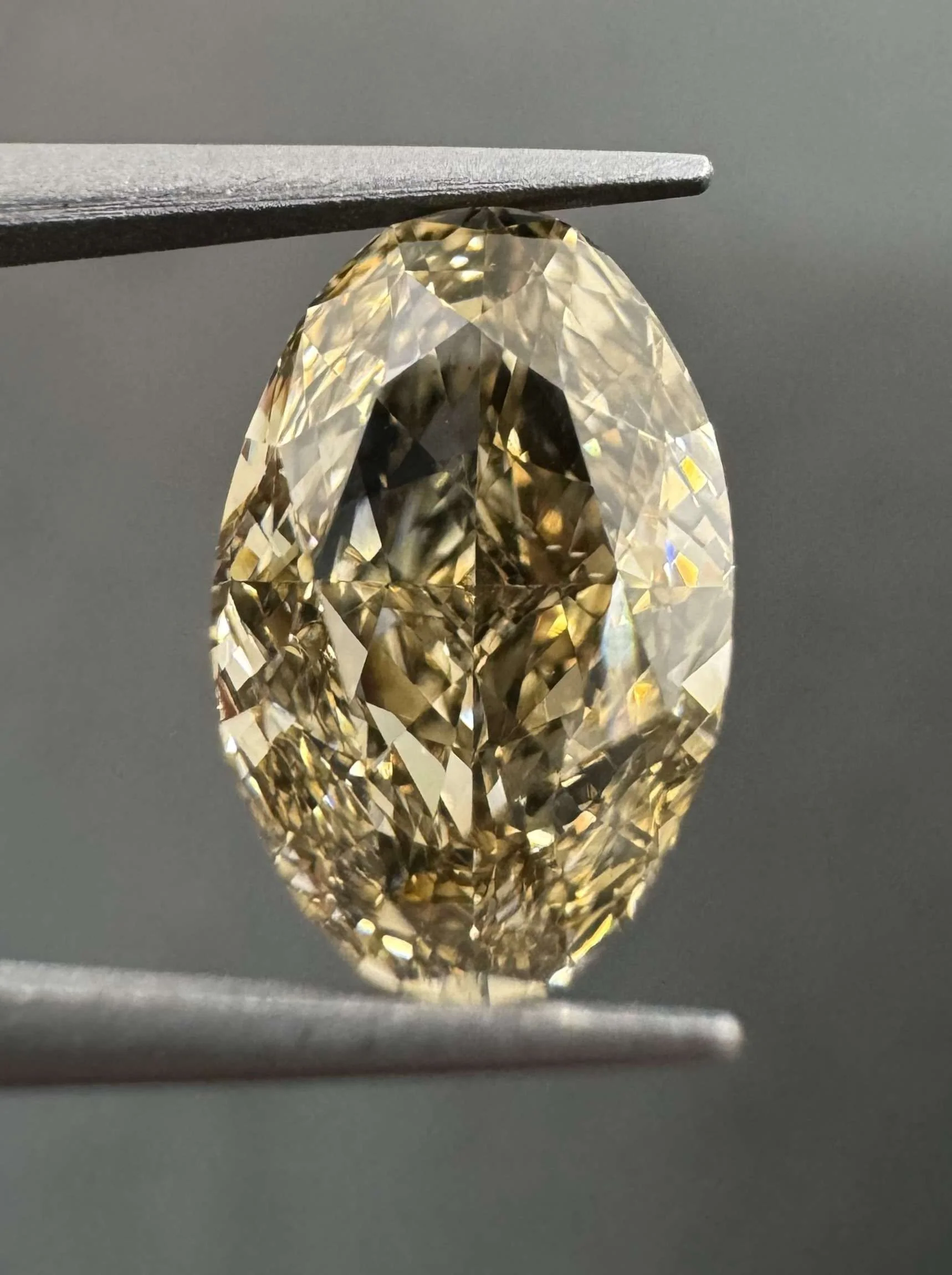 2.51 ct. Fancy Yellow Brown/VS1 Oval Diamond