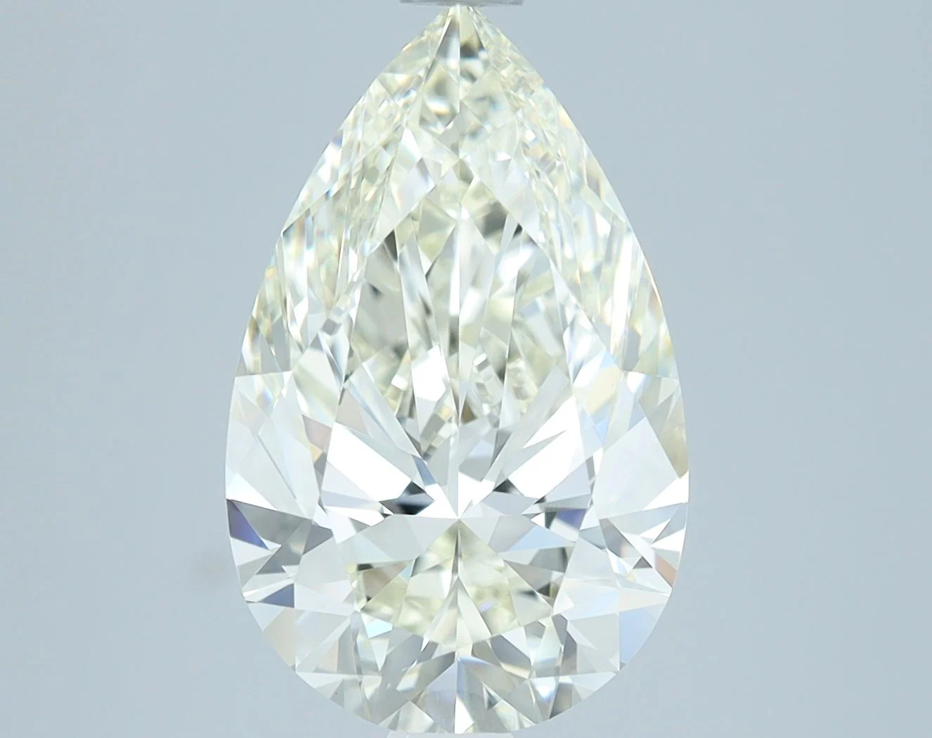 2.93 ct. J/VVS2 Pear Diamond