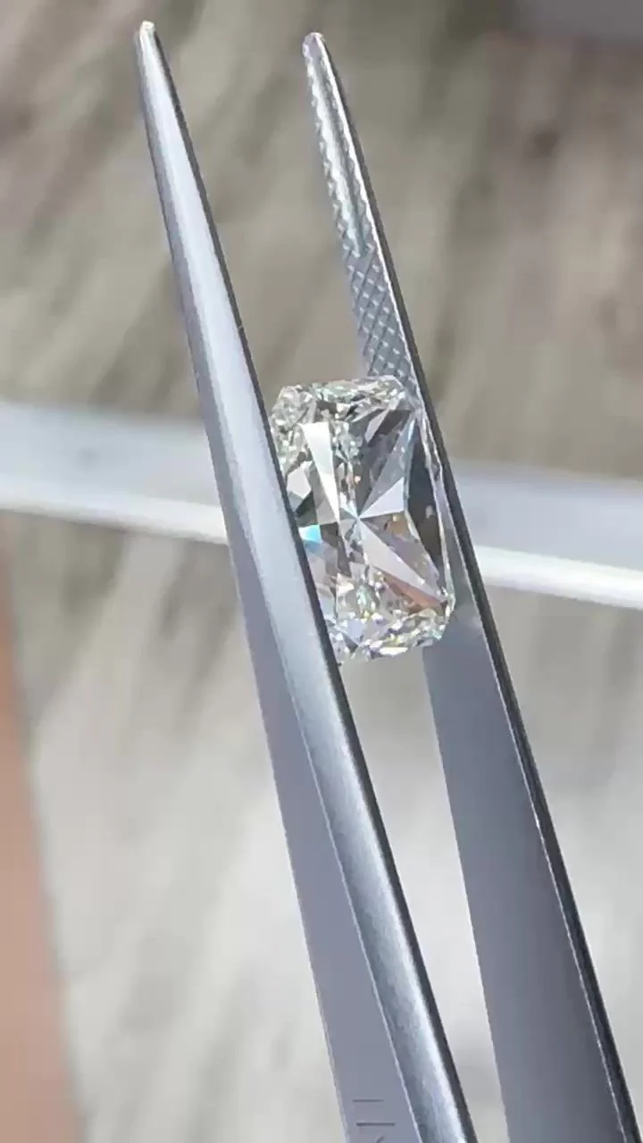 4.01 ct. I/SI1 Radiant Diamond