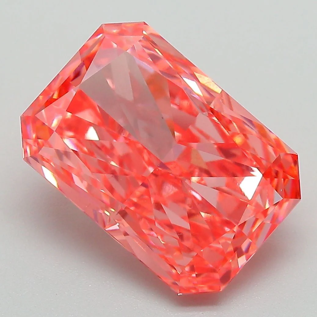 5.39 ct. Fancy Vivid Pink/VS1 Radiant Lab Grown Diamond