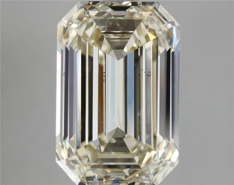 6.02 ct. L/VS2 Emerald Diamond