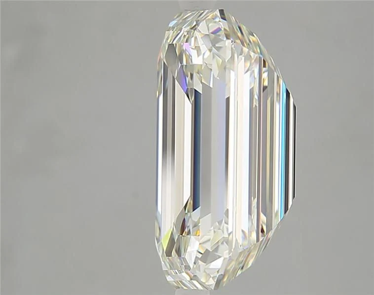 7.11 ct. K/VVS2 Emerald Diamond